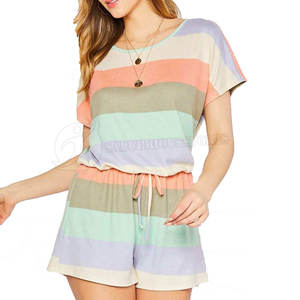 Conjunto de dos piezas de verano XL personalizado de alta calidad para mujer, Camiseta con cuello redondo, pantalones cortos de chándal hasta la rodilla con logotipo de decoración de patrón sólido - Product Image 2