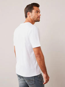 T-shirt moderne pour hommes Fournisseur de vêtements de rue personnalisés Tenue décontractée pour salon de voyage Usage quotidien Confort Fourniture en gros - Product Image 2