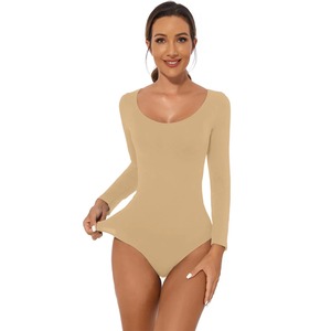 Top qualité Slim Fit femmes 2 pièces ensemble nouveau survêtement d'entraînement en gros élégant Premium décontracté sans manches Gym Yoga ensemble - Product Image 1