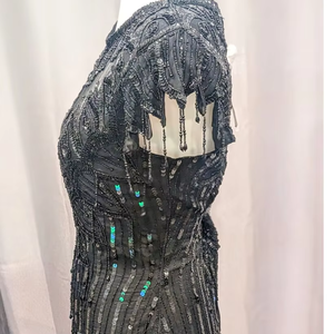 Robe de soirée formelle midi personnalisable motif solide paillettes perlées courte longueur gaine sans manches taille naturelle écologique - Product Image 1