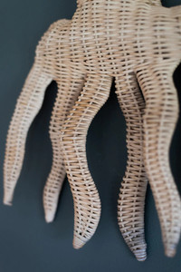 Décoration murale en rotin tressé en forme d'octopus pour chambre d'enfant, matériau durable et naturel, fabriqué au Vietnam - Product Image 4