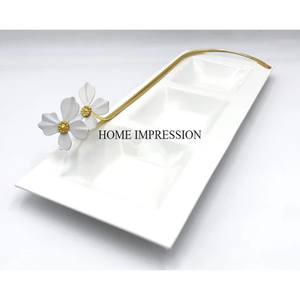 Qualité exclusive en métal fait de couleur blanche enduite de poudre et bords plaqués or Centre de table et décoration Plateaux de service Fournitures - Product Image 6