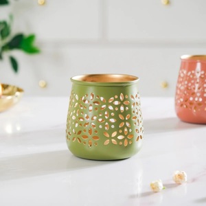 Nouveau Porte-bougie décoratif rond en fer, design luxueux, revêtement poudré, support à bougie pour la décoration de la maison, fait à la main - Product Image 5