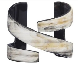 Brazaletes y Pulseras de Cuerno Genuino en Elegante Tono Natural, Joyería Ligera y Duradera - Product Image 3