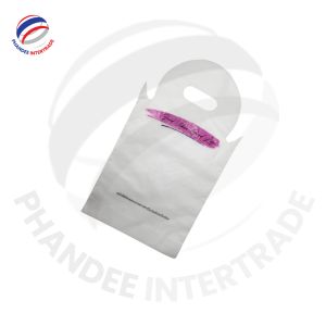 Porte-gobelet à jus de soda jetable personnalisable en PEHD Sac de transport de gobelets imprimé durable Fermeture à bouton pour boissons à emporter Gravure - Product Image 4