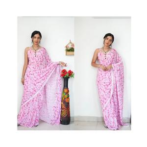 Saree imprimé Georgette à la mode dans des couleurs vives et audacieuses vente à l'exportation pour les célébrations festives et l'usure quotidienne pour les mariages - Product Image 1