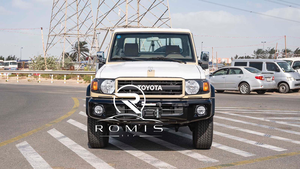 Land Cruiser LC79 Pickup 2022 4.2L 4x4 Diesel Cabina Singola 6 Posti Ruote R18 Aria Condizionata Manuale Guida a Sinistra - Product Image 6