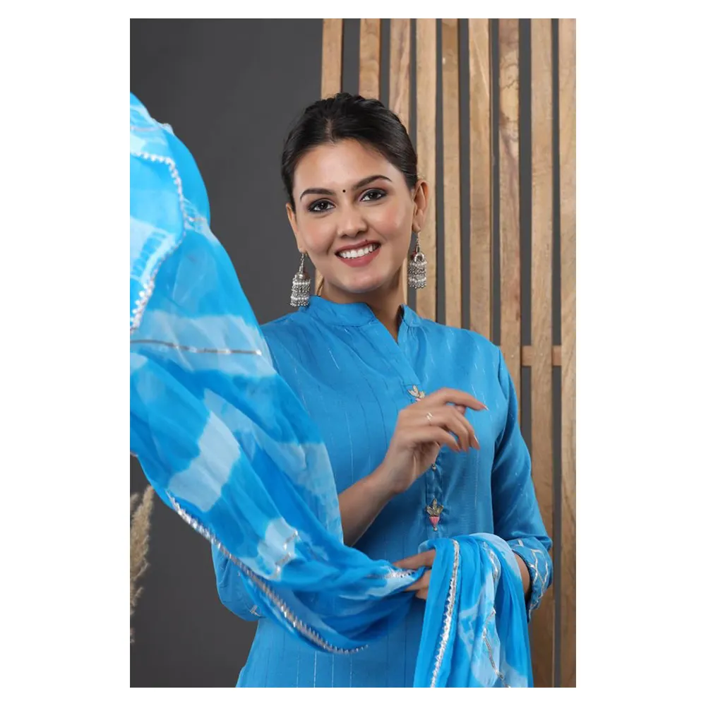 Indiase Traditionele Vrijetijdskleding Nieuwste Reeks Borduurwerk Bedrukt Rayon Katoen Mooie Vrouwen Kurti Broek Dupatta Handgemaakt