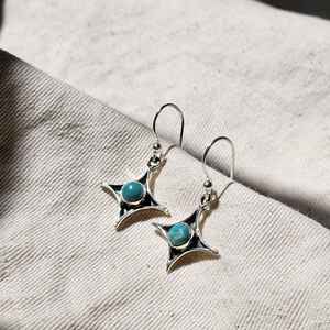 Boucles d'oreilles pendantes tendance plaquées or faites à la main avec turquoise en argent sterling 925 pour femme - Cadeau idéal pour mariage, soirée et usage quotidien - Product Image 2