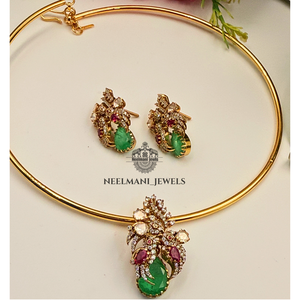 Parure de bijoux tendance de luxe en acier inoxydable pour femme, collier et boucles d'oreilles avec pendentif oiseau en zircon, plaqué or pour les occasions festives - Product Image 4
