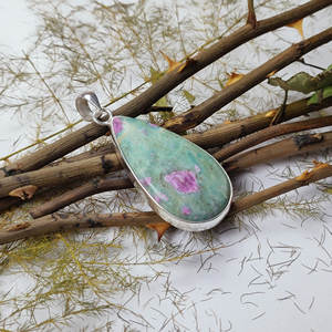 Pendentif Zoisite en forme de larme en argent 925 fait à la main Cabochon lisse bijoux en pierres précieuses naturelles - Product Image 4