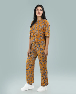 Conjunto de 2 piezas de alta calidad 2025 para mujer, conjunto con logotipo personalizado, conjunto de pantalones cortos de dos piezas de manga corta, ropa de descanso informal de algodón 100 para mujer - Product Image 5