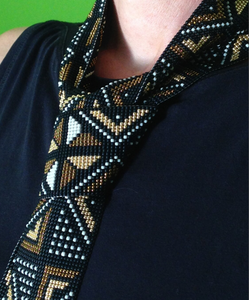 Collar de cuentas con flecos de la diosa Pachamama en tono oro cremoso de moda, pañuelo con flecos y cuentas - Product Image 1