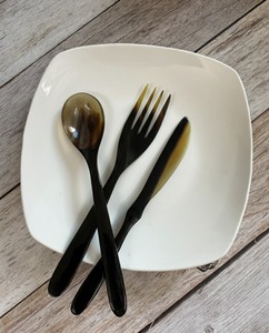Juego de Cubiertos de Cuerno Hechos a Mano de Primera Calidad, Artesanía Atemporal, Clásicos, Duraderos, Regalos Empresariales Elegantes, Esenciales Naturales para la Mesa, India - Product Image 2