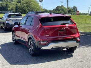 Kia <span class=keywords><strong>Niro</strong></span> FWD 2025 Rouge Propre, Voiture d'occasion, Intérieur Clair, Sièges en Tissu, SUV, Toit Ouvrant, Camionnette, Meilleur <span class=keywords><strong>Prix</strong></span>, Voiture de Qualité - Product Image 4