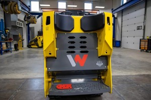 เครื่องจักรก่อสร้างขนาดกะทัดรัด JCB SM120 มินิสกิดสเตียร์ลอร์เดอร์ รถตักตีนตะขาบ บุ้งกี๋ขนาด 0.45 ลูกบาศก์เมตร เครื่องยนต์ดีเซล 75 กิโลวัตต์ รับประกัน 3 ปี - Product Image 3