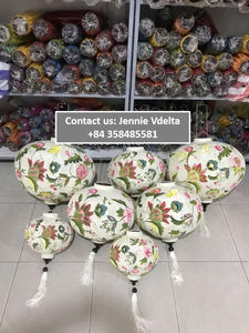 Lanternes en soie et en bambou imprimées de fleurs colorées en gros, lanternes décoratives d'extérieur, style de fleurs peintes à la main - Product Image 2