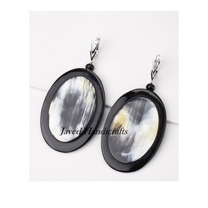 Personalizable mejor calidad pulido cuerno pendiente joyería de moda con diseño geométrico nuevo mejor tamaño personalizado forma artesanía natural - Product Image 4