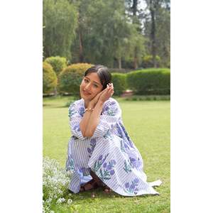 Iris Cambric Lila Stripe Hand Block Print Loose Fitted Boota Choga con Palazzo Conjunto de 2 Ropa de mujer - Product Image 3