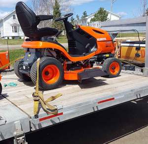 Mini Tractor Cortacésped Kubota 2023 con Cargador Frontal - Product Image 4