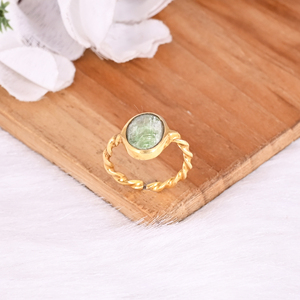 Bague classique en argent sterling 925 avec pierre précieuse naturelle kyanite verte de forme ovale plaquée or, bijoux ajustables, fabricant en gros - Product Image 4