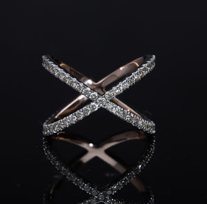 Anillo de diamantes entrecruzado de oro blanco de 14 quilates moderno para mujer, brillantes diamantes redondos naturales, diseño de banda X - Product Image 2