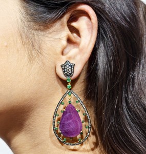 REYES Pendientes colgantes de piedras preciosas de rubí y Esmeralda en forma de lágrima de lujo con acentos de diamantes reales 14K Oro 925 Plata Joyería Victoriana - Product Image 4