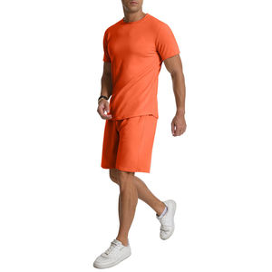 Ensemble t-shirt et short décontractés pour hommes pour le confort de la journée et le style estival décontracté avec tissu respirant pour une tenue de jour à la mode - Product Image 5