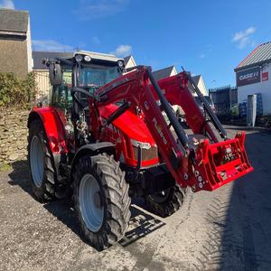 Tractor Massey Ferguson 5713 de calidad superior Entrega rápida disponible Compre hoy para obtener el máximo rendimiento agrícola Motor confiable al por mayor - Product Image 6