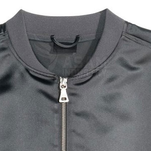 เสื้อแจ็คเก็ตทีม ราคาขายส่ง ปี 2026 เสื้อแจ็คเก็ตผ้าซาติน เสื้อแจ็คเก็ตผ้าซาตินแบบกำหนดเองสำหรับผู้ชาย เสื้อแจ็คเก็ตเบสบอลผ้าซาตินสำหรับเล่นกีฬา - Product Image 4