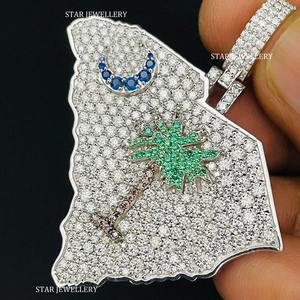 Colgante Unisex de Plata de Ley Personalizado con Moissanita VVS Color D, Corte Brillante Redondo, Estilo Hip Hop - Product Image 2