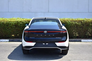 Hy.bridM.ax 2024-2025 2.4L AWD Dos Tonos Volante a la Izquierda Cuero R18 Diésel ACC Panorámico Aleación de Aluminio Listo para Conducir - Product Image 3