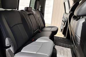 UTILISÉ LHD/RHD 2018 RAM 3500 LARAMIE 4X4 - Product Image 3