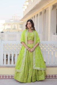 Elegante Lehenga Choli de Diseño Moderno en Algodón y Seda Multicolor para Mujer, Ropa India para Novias y Fiestas, Venta al Por Mayor - Product Image 4