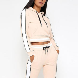 ชุดวอร์มผู้หญิงปี 2023 แบบปรับแต่งได้ เนื้อผ้าโพลีเอสเตอร์/คอตตอน แห้งเร็ว กันลม พร้อมฮู้ดและกางเกงขายาว มีไซส์พลัส สำหรับฤดูหนาว - Product Image 5