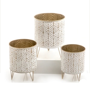 Hot White Finished Aluminium Flower Vase White <b>Powder</b> Coated <b>Cast</b> Aluminium Flower Vases Set of 3 Interior and Tabletop - Product Image 1