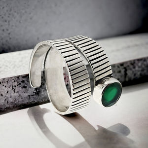 Onyx vert naturel pierre de naissance pierre précieuse en argent sterling 925 anneaux de conception unique fête porter des anneaux délicats faits à la main pour son OEM. - Product Image 2