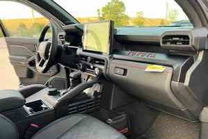 2024 T o y o t a T a C o m a TRD Pro Double Cab 4X4 329 Millas, Turbo Hybrid 4 Cilindros stock Listo para envío ahora - Product Image 4