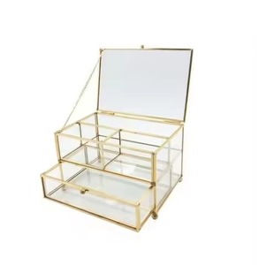 Caja Decorativa de Vidrio de Alta Calidad con Marco de Metal Dorado para Regalos de Boda - Product Image 5