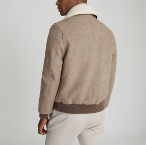 Chaqueta Acolchada de Gamuza de Primera Calidad, Inspirada, Audaz y Refinada, Tejido de Lona de Poliéster/Algodón Grueso, Logotipo Frontal, Resistente al Viento, para Invierno - Product Image 6