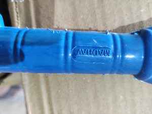 Hoz de Jardín con Dientes de Acero para Césped, Mango de Madera y Plástico, Hoja de 11 Pulgadas, Recubrimiento de Óxido Negro y Zinc, en Oferta - Product Image 4