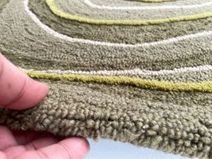 Alfombra AISHA FABS de Lana Blanca Moderna con Diseño Artístico en Forma de Madera, Hecha a Mano, Antideslizante, de Pelo Largo y Texturizado para Hogar, Hotel u Oficina - Product Image 1