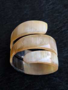 Brazalete de Cuerno de Búfalo Natural, Joyería de Hueso de Cuerno, Hecho a Mano por HWC - Product Image 2