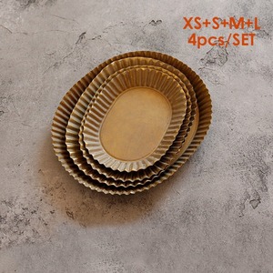 Assiette de service ronde classique en laiton fini, parfaite pour les collations, les repas et une présentation de table élégante, fabriquée à la main en Inde. - Product Image 3