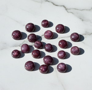 พลอยแดงธรรมชาติทรงหลังเบี้ย ขนาดคละ สำหรับการผลิตเครื่องประดับมืออาชีพ ขายส่งจากโรงงาน - Product Image 3