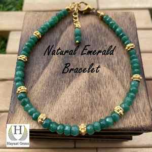 สร้อยข้อมือหินสีเขียวมรกตสวยงาม4มม. เครื่องประดับอัญมณีหลวมของขวัญวันเกิดที่สมบูรณ์แบบสำหรับเด็กผู้หญิงและผู้หญิง - Product Image 2