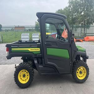 Véhicule utilitaire John Deere Gator XUV865, conçu pour le travail lourd et des trajets fluides, offrant des performances robustes et une longue durée de vie. - Product Image 2