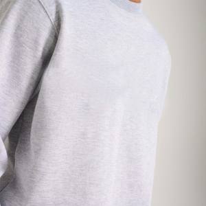 "Sweat-shirt ras du cou pour hommes-Durable et tendance-Idéal pour les superpositions et les tenues décontractées" - Product Image 4