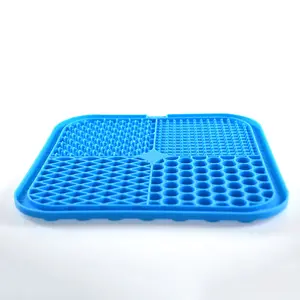 Colored dog lick mat soft lick mat for dogs pet Silicone lick mat for slow eating Dogs And Cats Silicone Slow Feeder