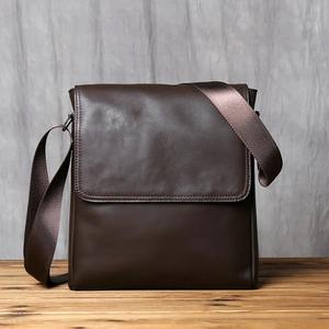 Bolso Bandolera Unisex de Cuero Genuino de Alta Calidad con Cierre de Cremallera, Gran Capacidad, Diseño de Letras, Portátil y Moderno - Product Image 2